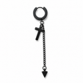 Argolla huggie con colgante spike y cruz
